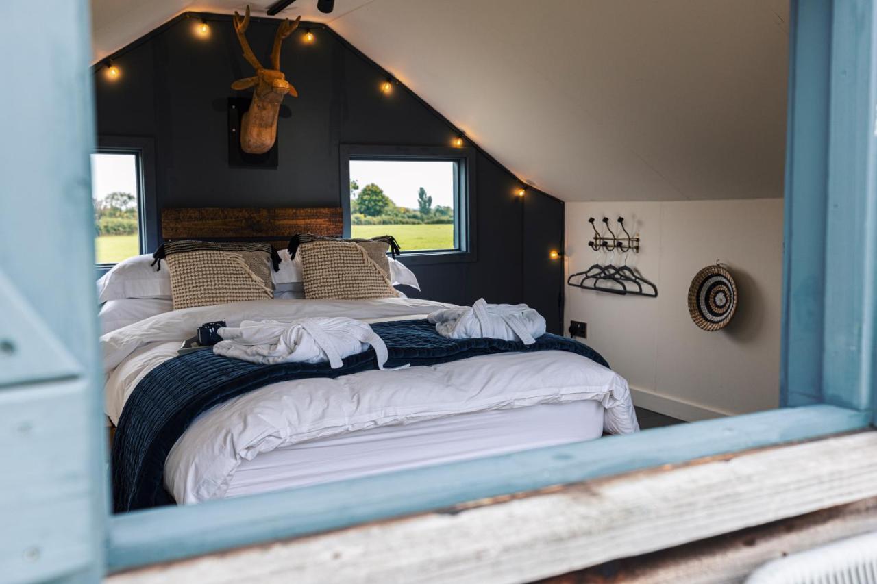 The Treehouse At Humblebee Hall 우스터 외부 사진